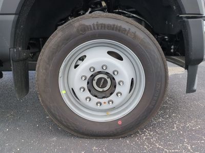 2026 Ford F-450SD - Photo 11