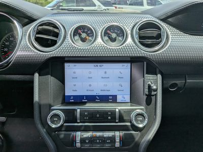 2020 Ford Mustang - Photo 20