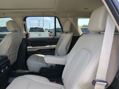 2022 Ford Expedition - Photo 18