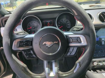 2022 Ford Mustang - Photo 25