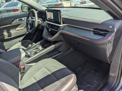 2026 Ford Explorer — photo 11 view