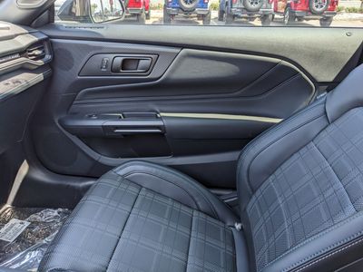 2026 Ford Mustang - Photo 15