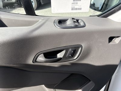 2025 Ford Transit-350 - Photo 19