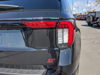 2026 Ford Explorer — photo 11 view