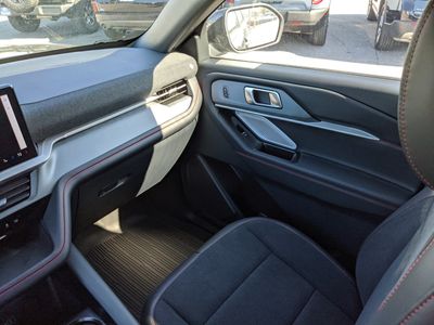 2026 Ford Explorer — photo 15 view