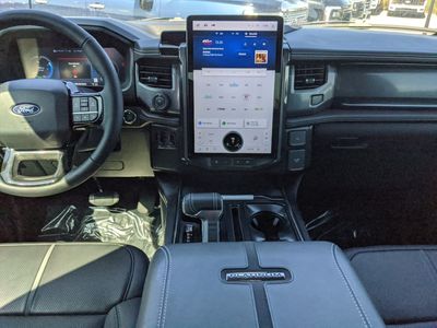 2025 Ford F-150 Lightning - Photo 14