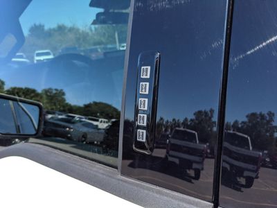 2025 Ford F-150 Lightning - Photo 17