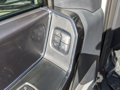 2025 Ford F-150 Lightning - Photo 19