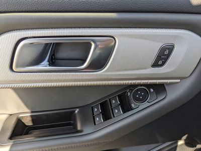 2026 Ford Explorer — photo 18 view
