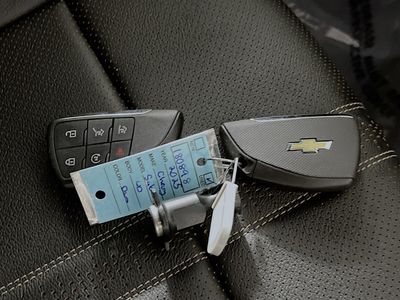 2025 Chevrolet Suburban - Photo 33
