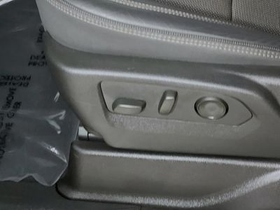 2025 Chevrolet Suburban - Photo 13