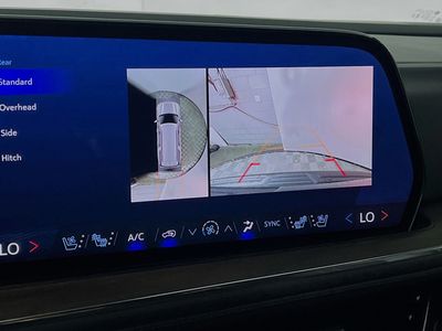 2025 Chevrolet Suburban - Photo 25