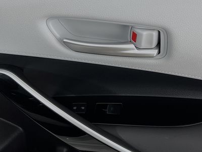 2023 Toyota Corolla Hatchback - Photo 29