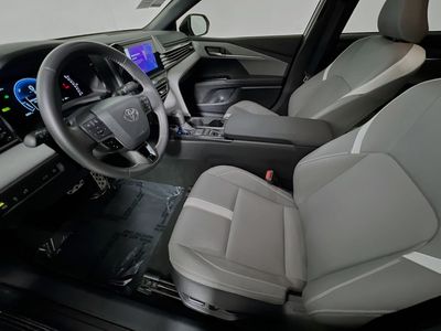 2025 Toyota Camry - Photo 12