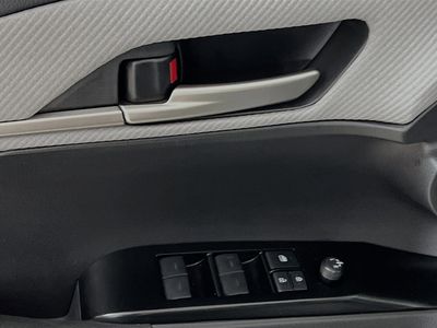 2025 Toyota Camry - Photo 14