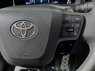 2025 Toyota Camry - Photo 17