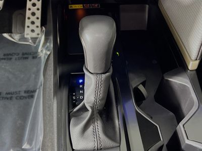 2025 Toyota Camry - Photo 21