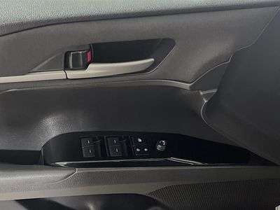 2025 Toyota Camry — photo 13 view