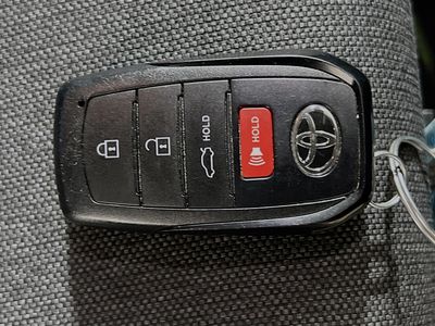 2025 Toyota Camry — photo 32 view