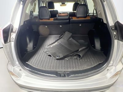 2017 Toyota RAV4 Hybrid - Photo 31