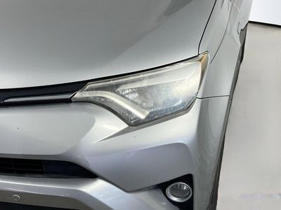 2017 Toyota RAV4 Hybrid - Photo 9