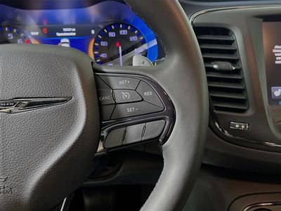 2015 Chrysler 200 - Photo 17