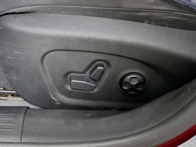 2015 Chrysler 200 - Photo 13