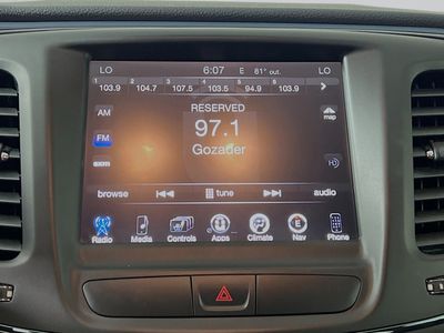 2015 Chrysler 200 - Photo 24
