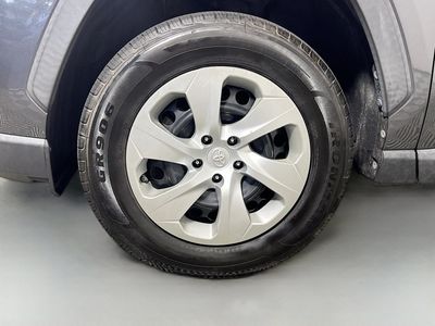 2020 Toyota RAV4 - Photo 11
