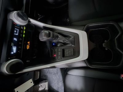 2020 Toyota RAV4 - Photo 20