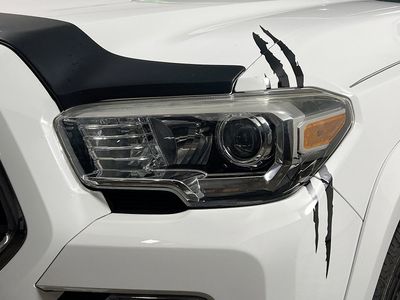 2018 Toyota Tacoma - Photo 9