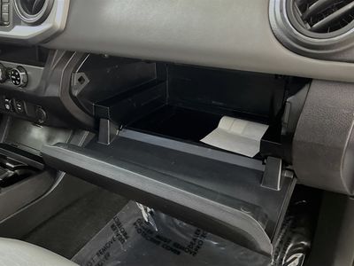 2018 Toyota Tacoma - Photo 29