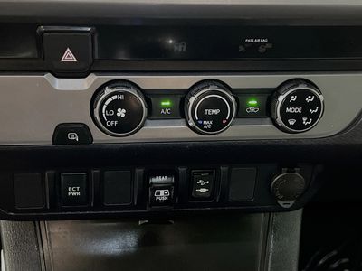 2018 Toyota Tacoma - Photo 21