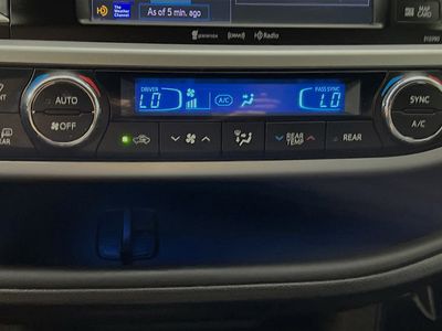 2019 Toyota Highlander - Photo 23