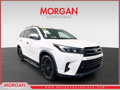 2019 Toyota Highlander - Photo 1