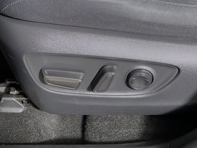 2023 Toyota RAV4 Hybrid - Photo 13