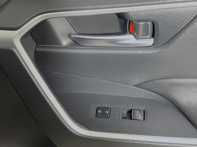 2023 Toyota RAV4 Hybrid - Photo 29