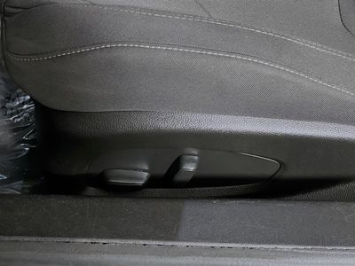 2023 Chevrolet Camaro - Photo 13