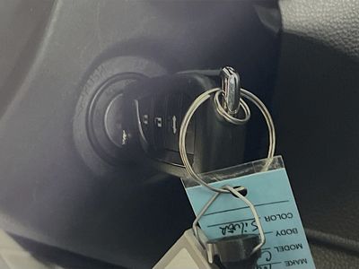 2025 Toyota Corolla - Photo 20