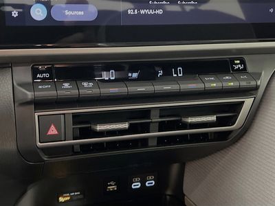 2025 Toyota Camry — photo 23 view