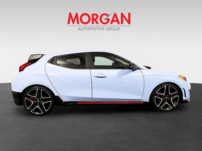 2019 Hyundai Veloster - Photo 2