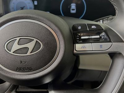 2025 Hyundai Elantra - Photo 17
