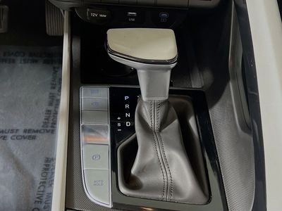 2025 Hyundai Elantra - Photo 21