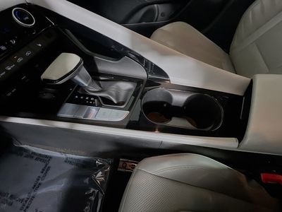 2025 Hyundai Elantra - Photo 22
