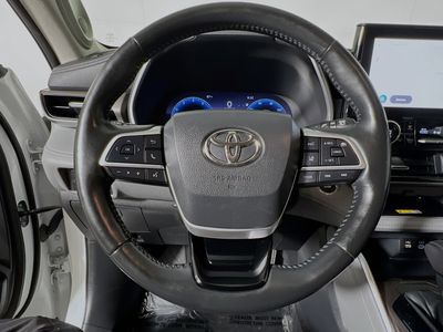 2023 Toyota Highlander — photo 15 view