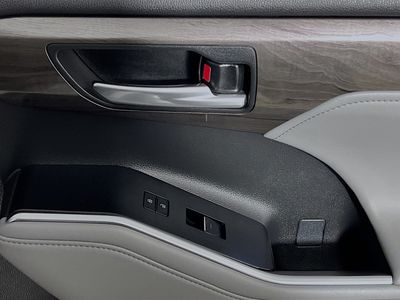 2023 Toyota Highlander — photo 29 view
