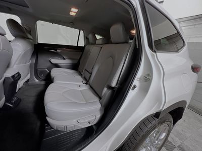 2023 Toyota Highlander — photo 26 view