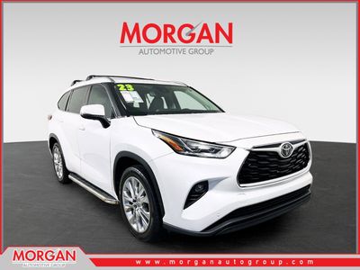 2023 Toyota Highlander Limited in Beige — front three-quarter view