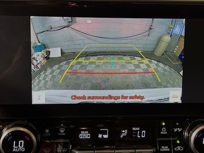 2023 Toyota Highlander — photo 25 view
