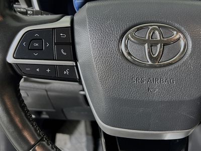 2023 Toyota Highlander — photo 16 view